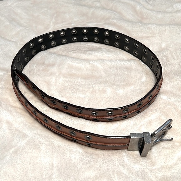 👖 VINTAGE GENUINE BROWN LEATHER SILVER & SILVER RIVETED BELT Women’s 36 - Picture 4 of 10